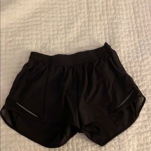 Lululemon Hotty hot shorts 4 inch size 8
